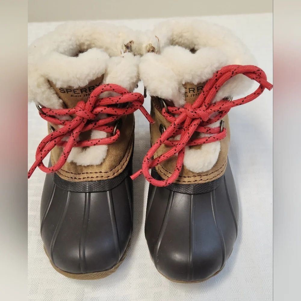 Sperry Kids' Brown Winter Boots Size 9M.  #X18